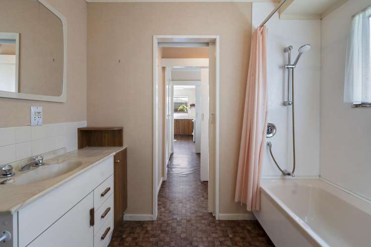 12 Cargill Grove Kelvin Grove_24