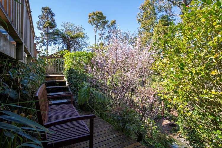 29 Colmar Road Mellons Bay_21