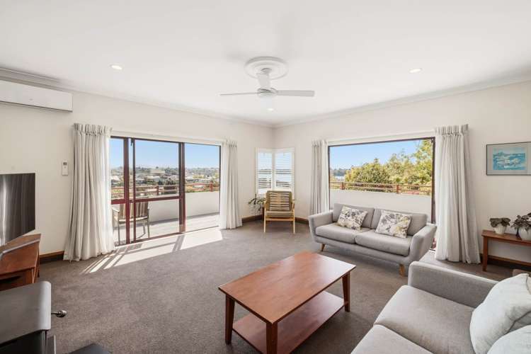 6 Village Way Welcome Bay_0