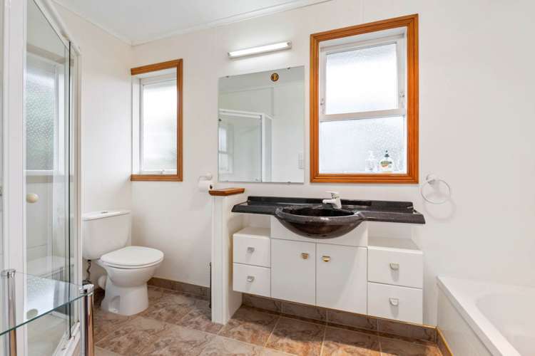 77 Shetland Street Glen Eden_20