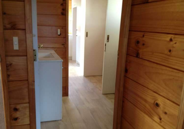 3 Dan Tori Place Orewa_15
