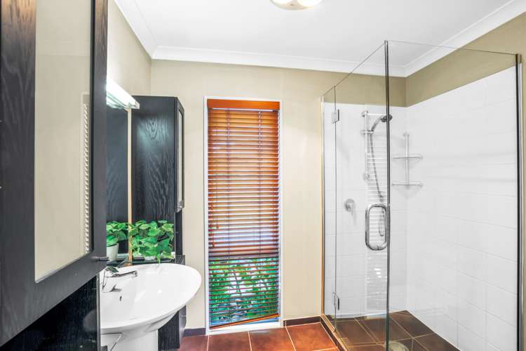 24 Crombie Green Northwood_18