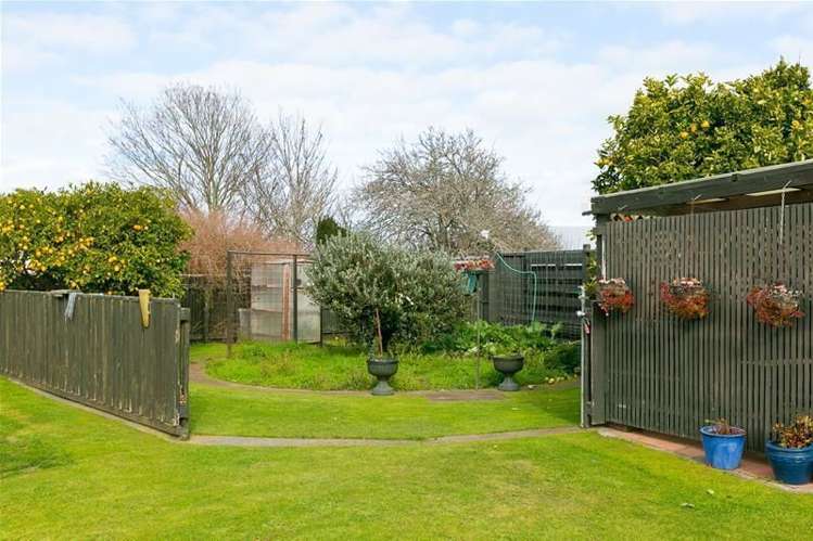 229 Glover Road Hawera_14