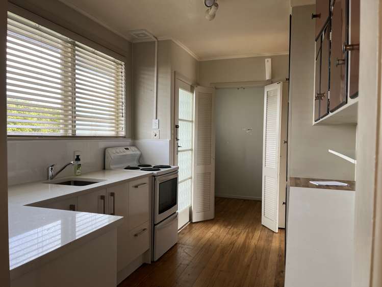 64 Kimber Hall Ave Mount Roskill_9