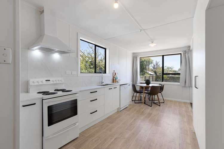 14 De Havilland Street_4