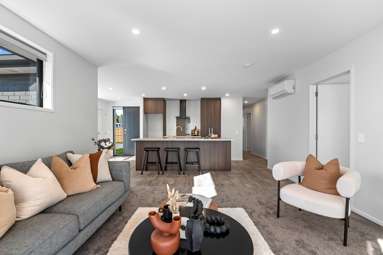 8b Gillam Crescent_3