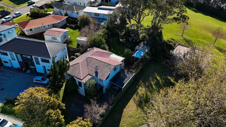 13 Locket Road_1