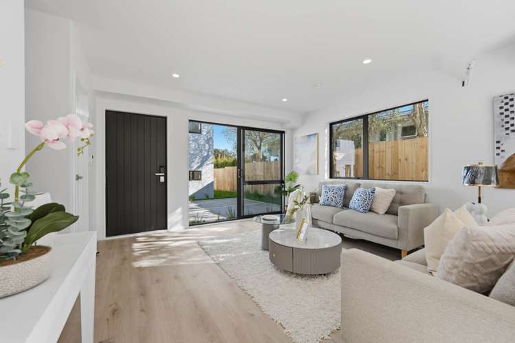 7/3 Gill Avenue Te Atatu Peninsula_3