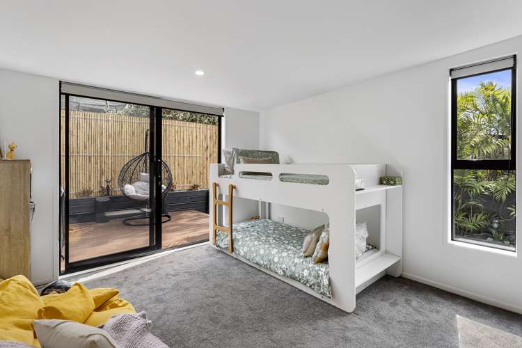 65 Vandeleur Avenue Birkdale_13