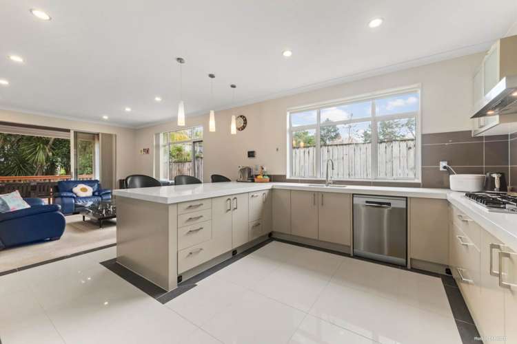 684 Beach Road Browns Bay_5