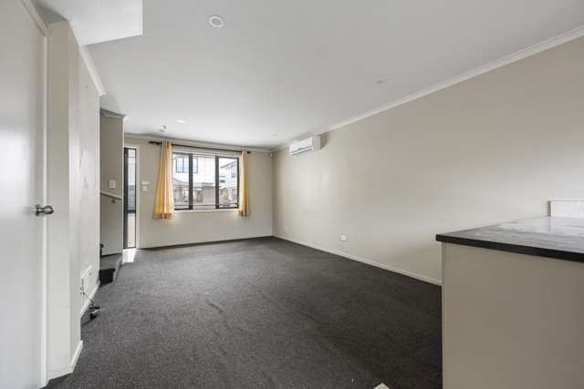 2/202-204 Old Farm Road 1074_1