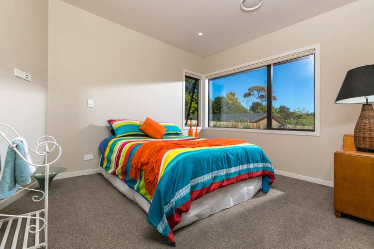 6 Traffic Road Greenhithe_13