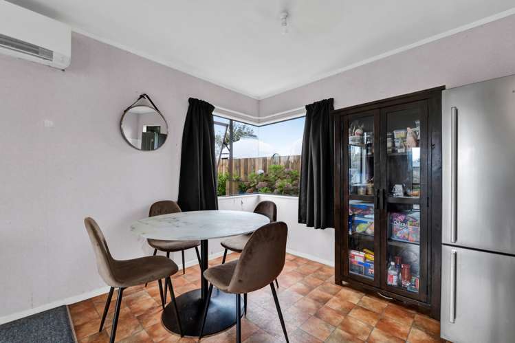 19 Chartwell Drive Eltham_5