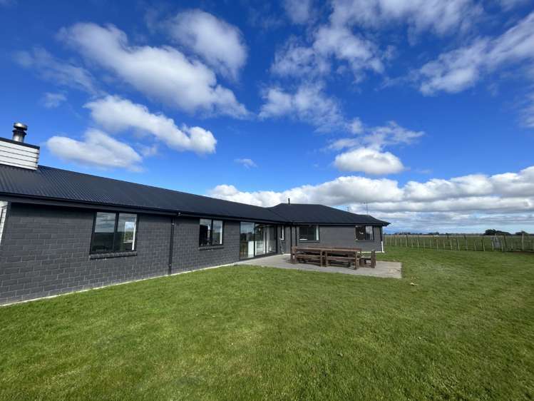 94 Reid Line East Feilding_13