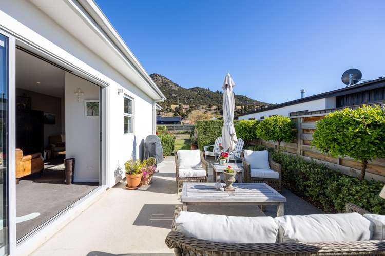 22 Snowberry Street Albert Town_4