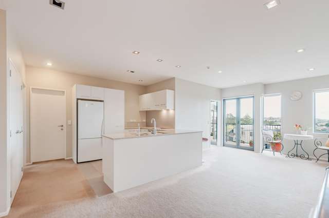 B305/525 East Coast Road Browns Bay_3