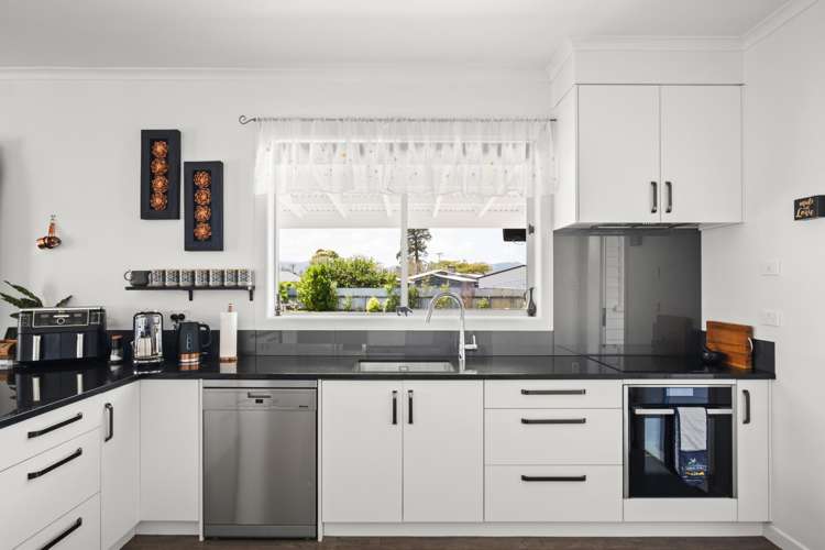 1 Benjamin Street Makaraka_5