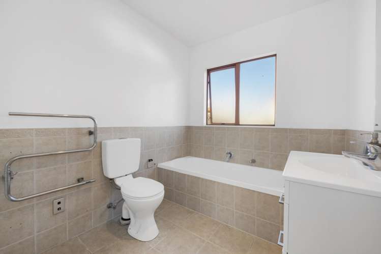 29 Baverstock Road Flat Bush_22
