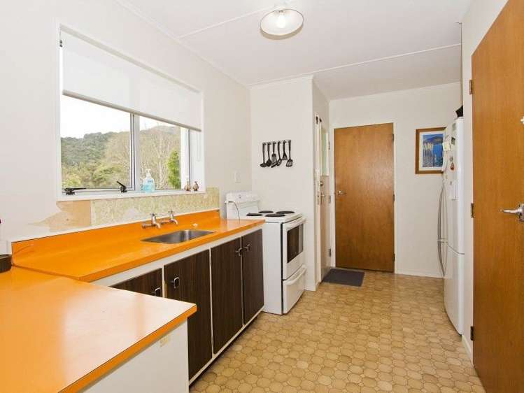 14 Naseby Grove Wainuiomata_13