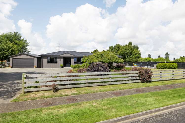 9 Shadbolt Drive Leamington_31