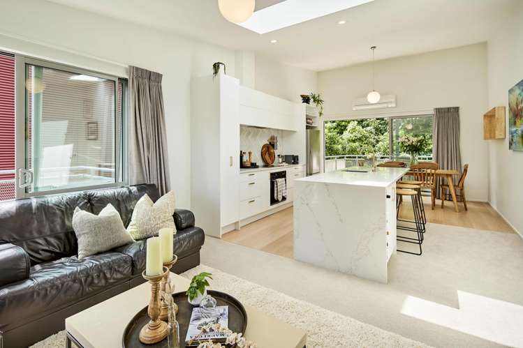 14/2 Onslow Road Khandallah_1