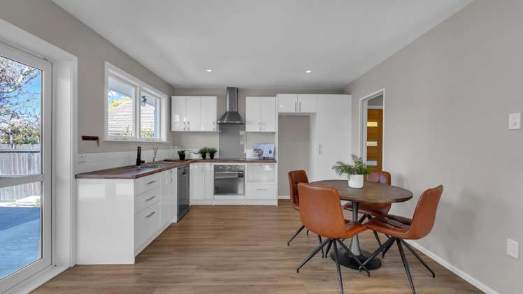 32 Teesdale Street Burnside_3