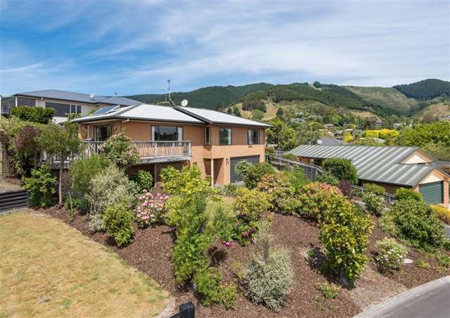 Mountain Views - Spacious Family Home