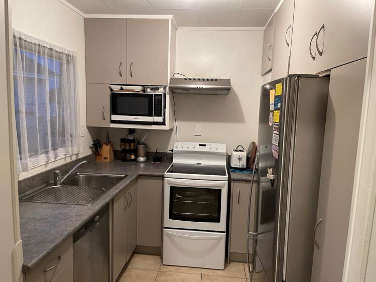 219 Mahia Road Wattle Downs_2