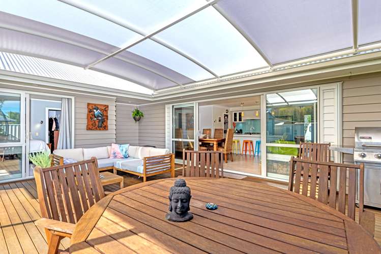 25 Pohutukawa Grove Lytton West_9