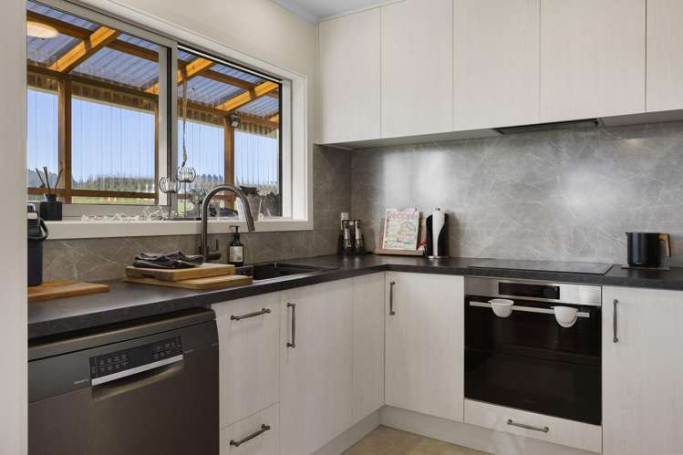 160 White Road Broadlands Forest_17