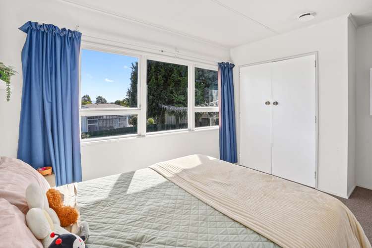 24 Kipling Crescent Stoke_11