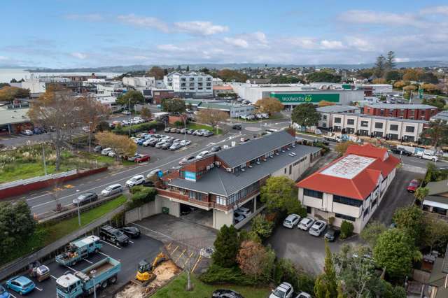 8/37 Moore Street Howick_1