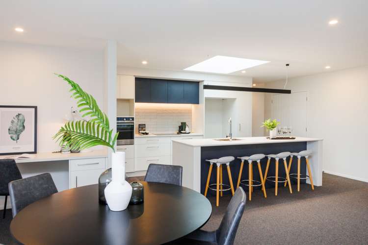 8 Roots Street East Feilding_8