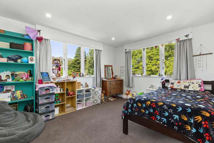 15 Waddington Drive Naenae_9