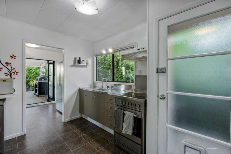 52 Solar Road Glen Eden_11