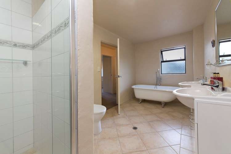 9b Laingholm Drive Laingholm_13