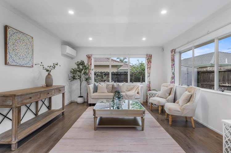 2/329 Botany Road Golflands_6