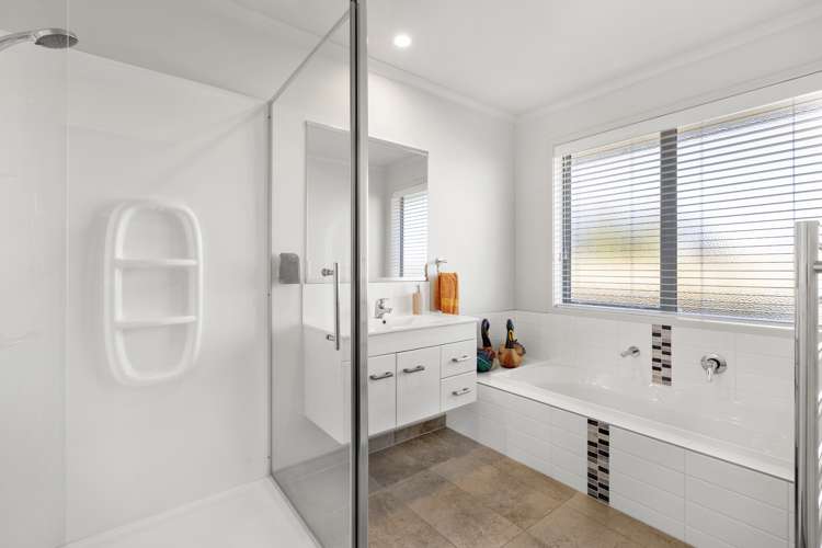 4 Plescher Crescent Leamington_15