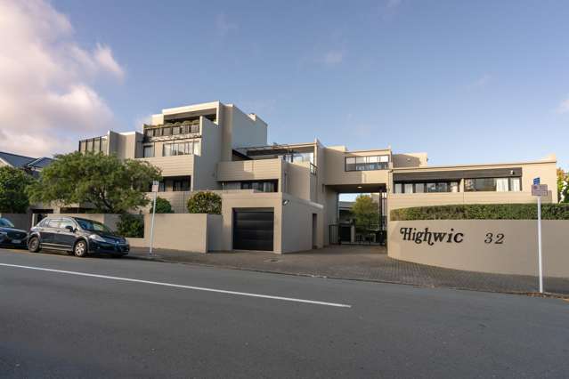 13/32 Hobson Street Thorndon_3