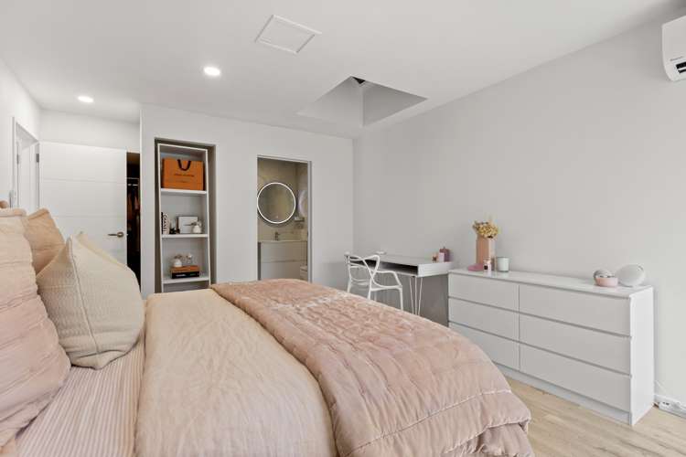 5b Holland Avenue Point England_26