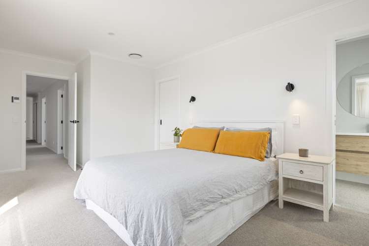 2 Gabriela Close Pyes Pa_9