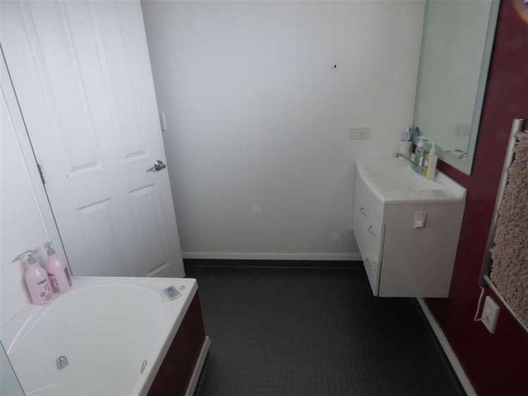 15 Stevenson Street Balclutha_11