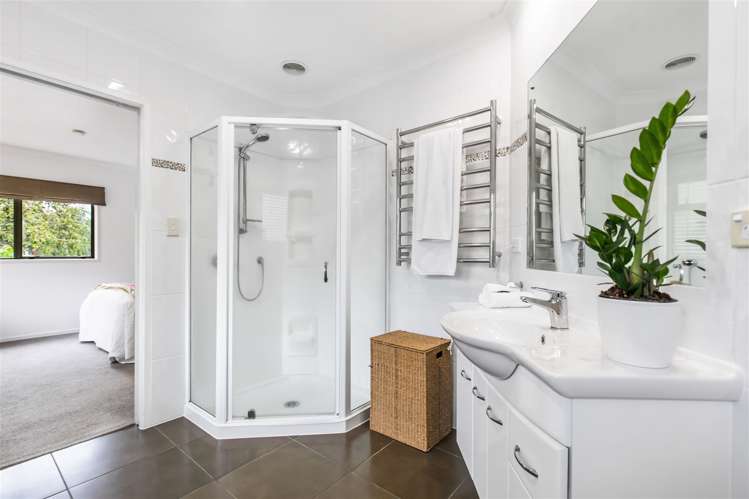 4 Janome Place Bucklands Beach_32