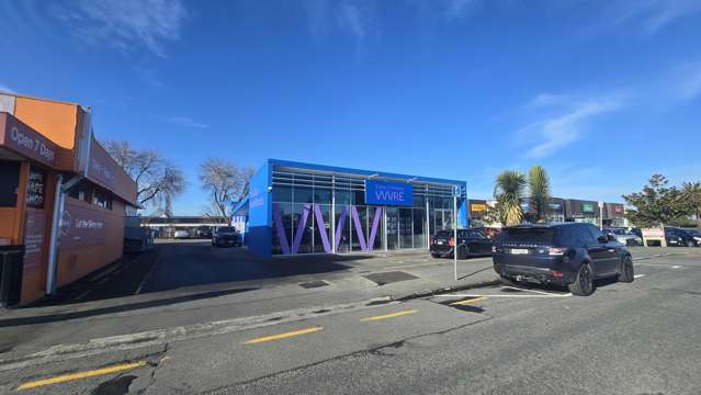 Office/Retail in High Profile Location