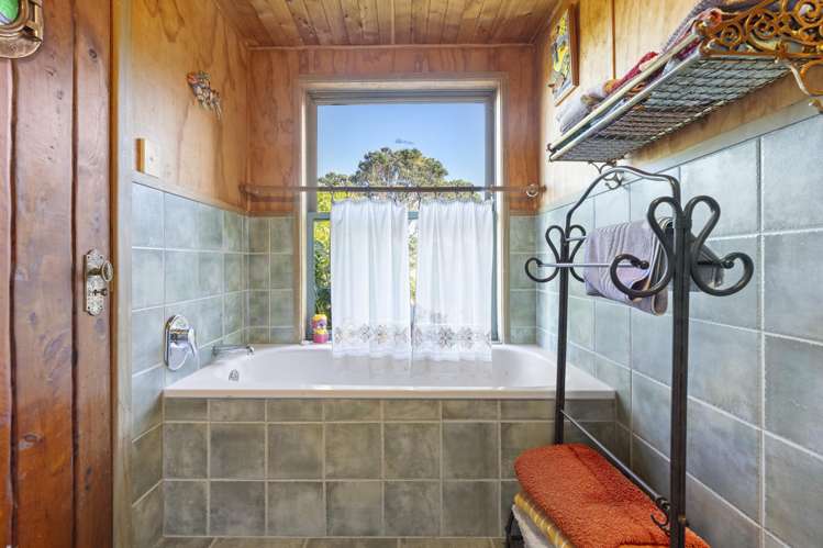 16 South Pacific Road Rakino Island_23