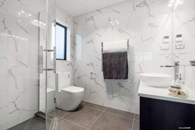 29 Tir Conaill Avenue Flat Bush_16