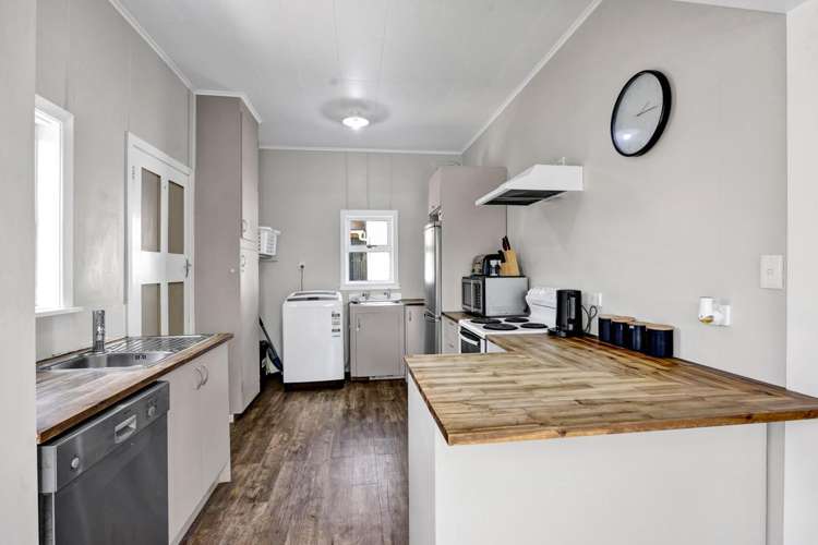 12 Collins Street Hawera_8