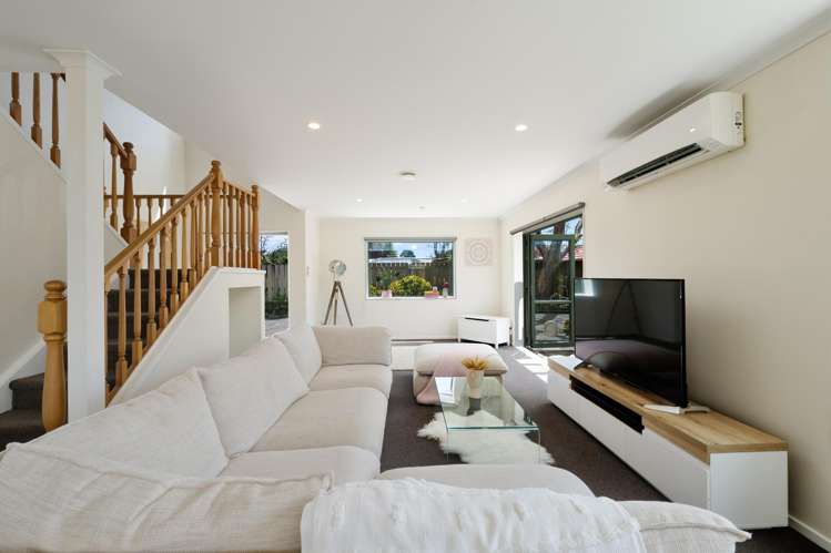 33 Woodford Avenue_1