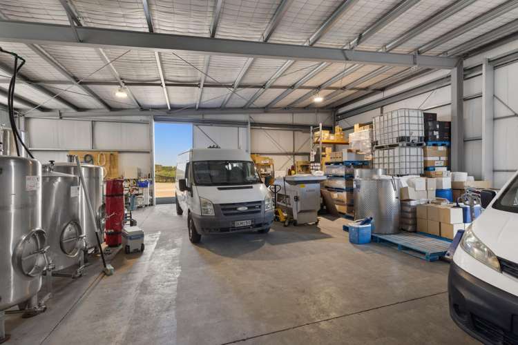 2321 Main South Road Burnham_16