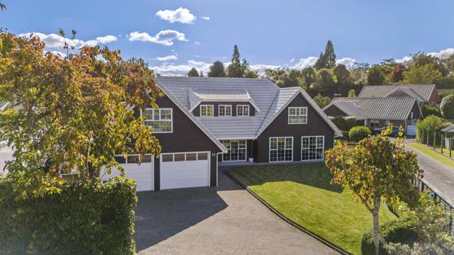 Executive Family Living – in Prime Springfield!